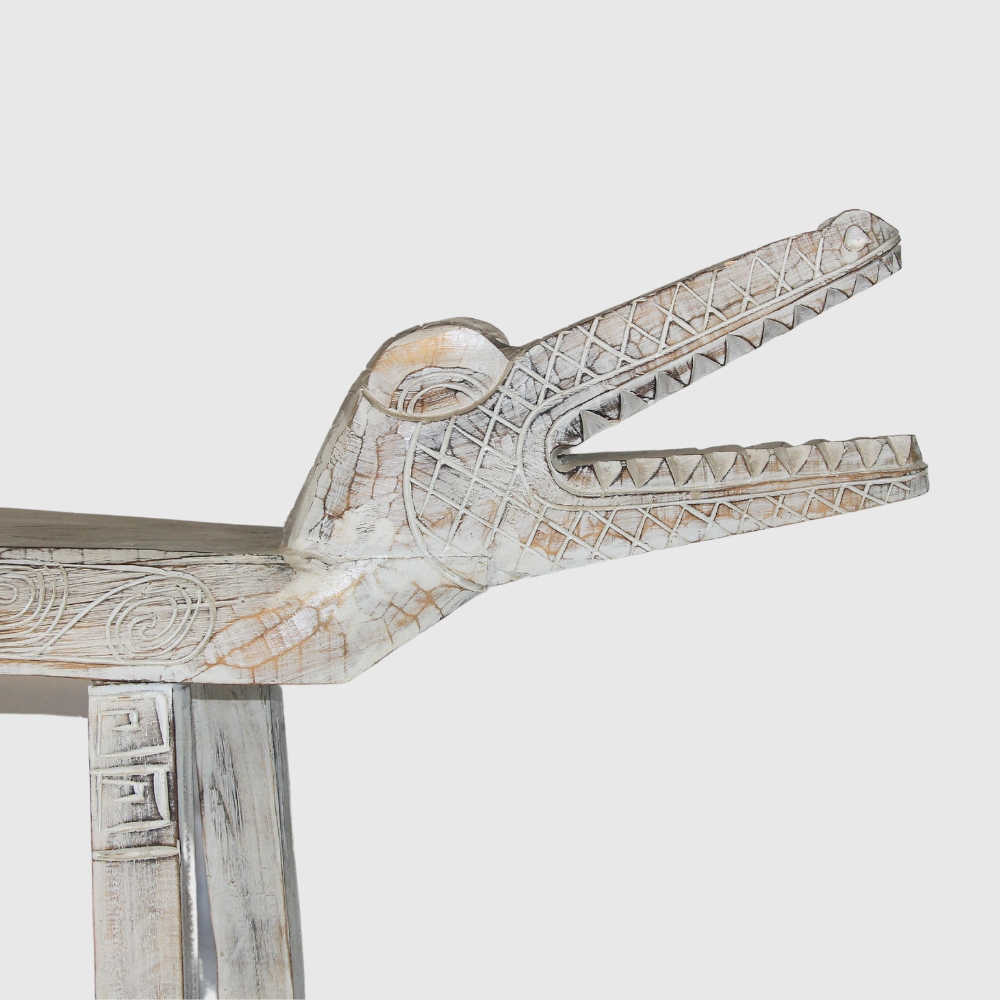Banc crocodile en bois recyclé sculpté de Bali