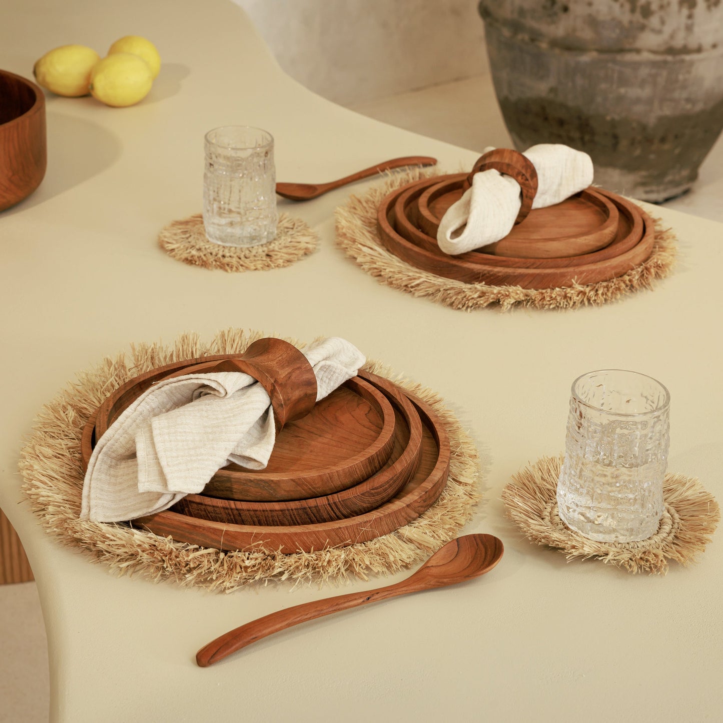 Assiette ronde en teck