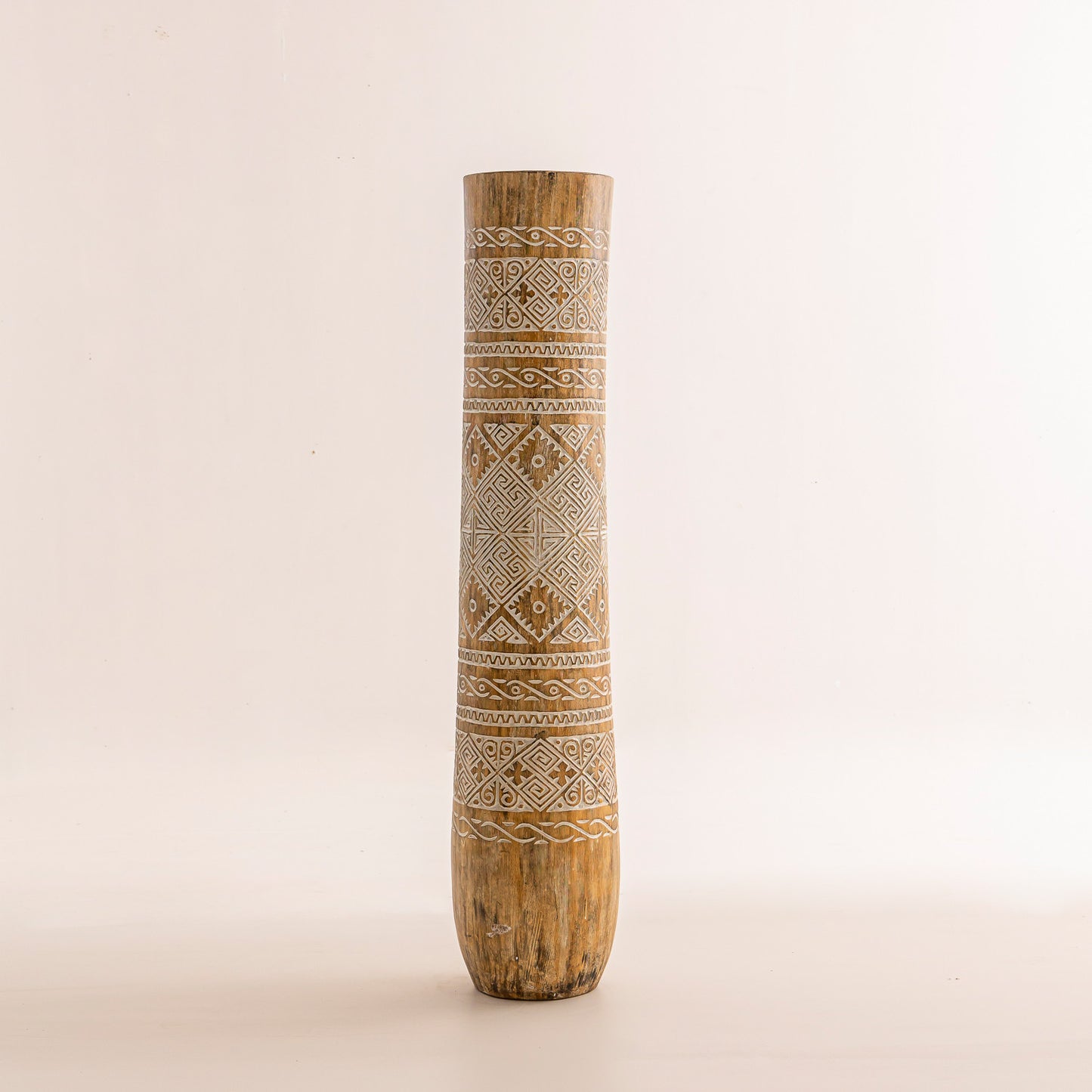 Pot primitif en bois de cocotier