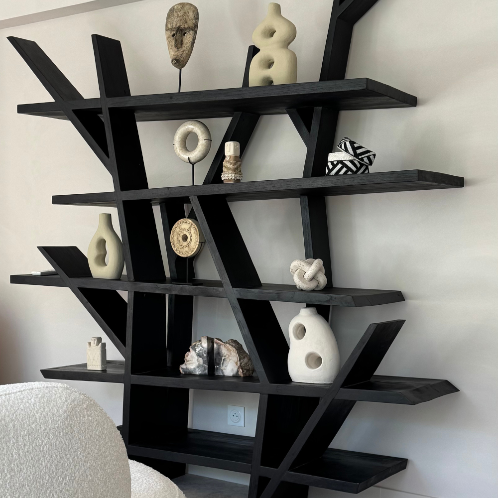 Bibliothéque en bois brûlé
