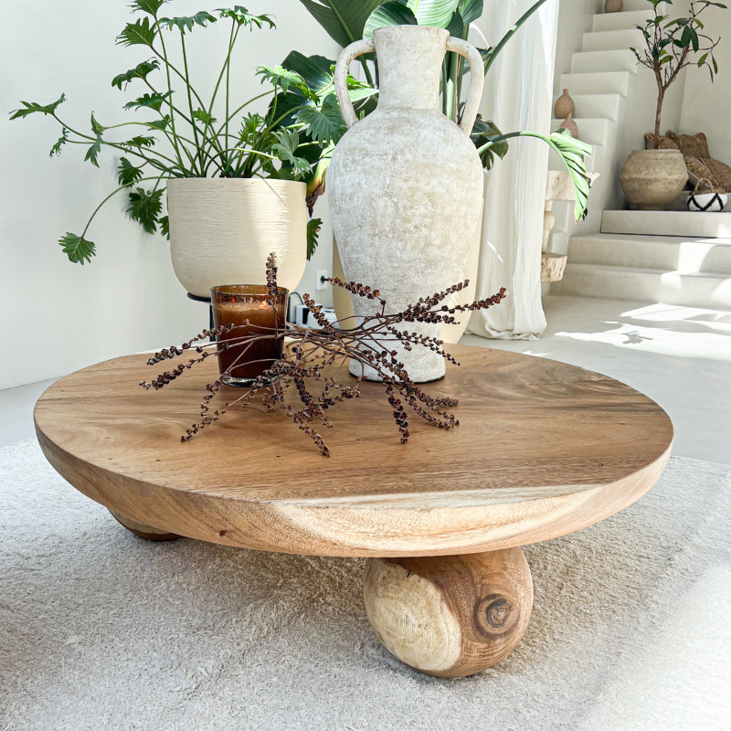 Table basse en suar massif ronde pieds boules 80cm