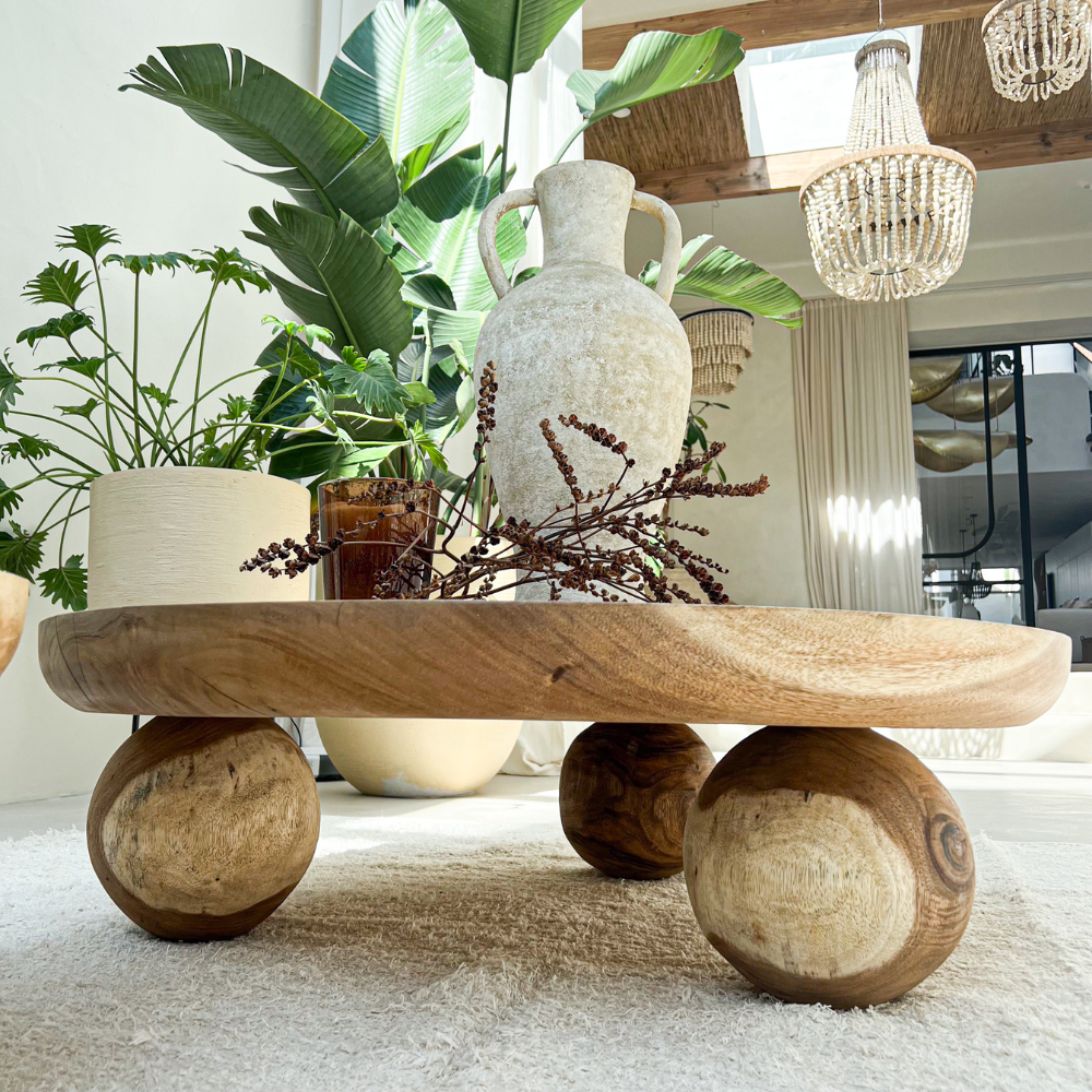Table basse en suar massif ronde pieds boules 80cm