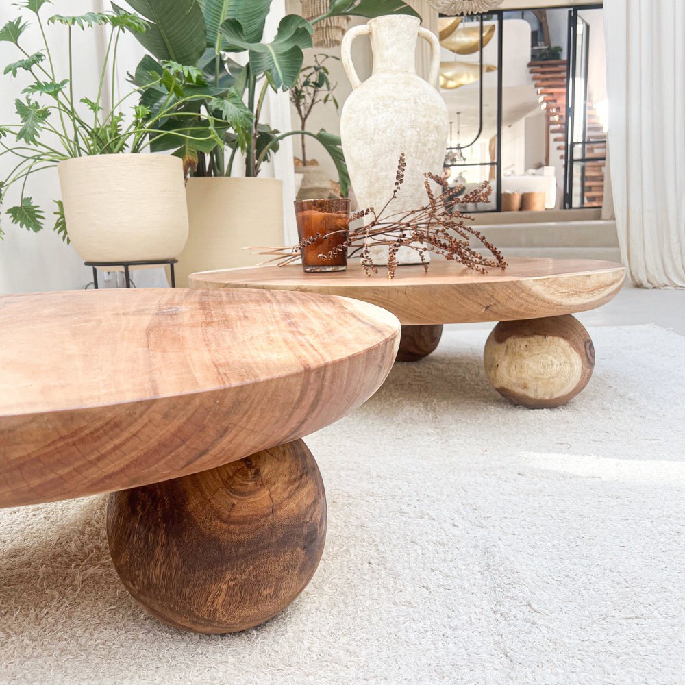 Table basse en suar massif ronde pieds boules 80cm