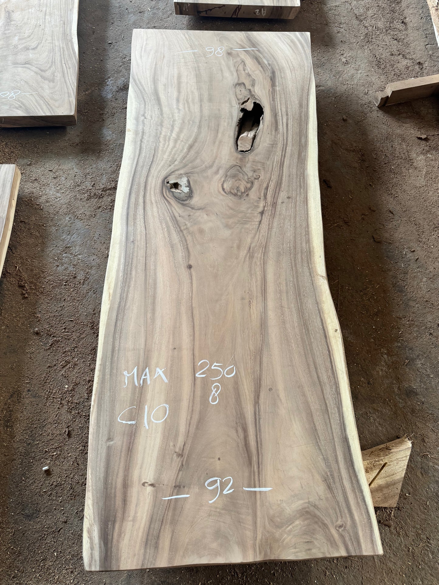 250 x 92 - 98 cm C10