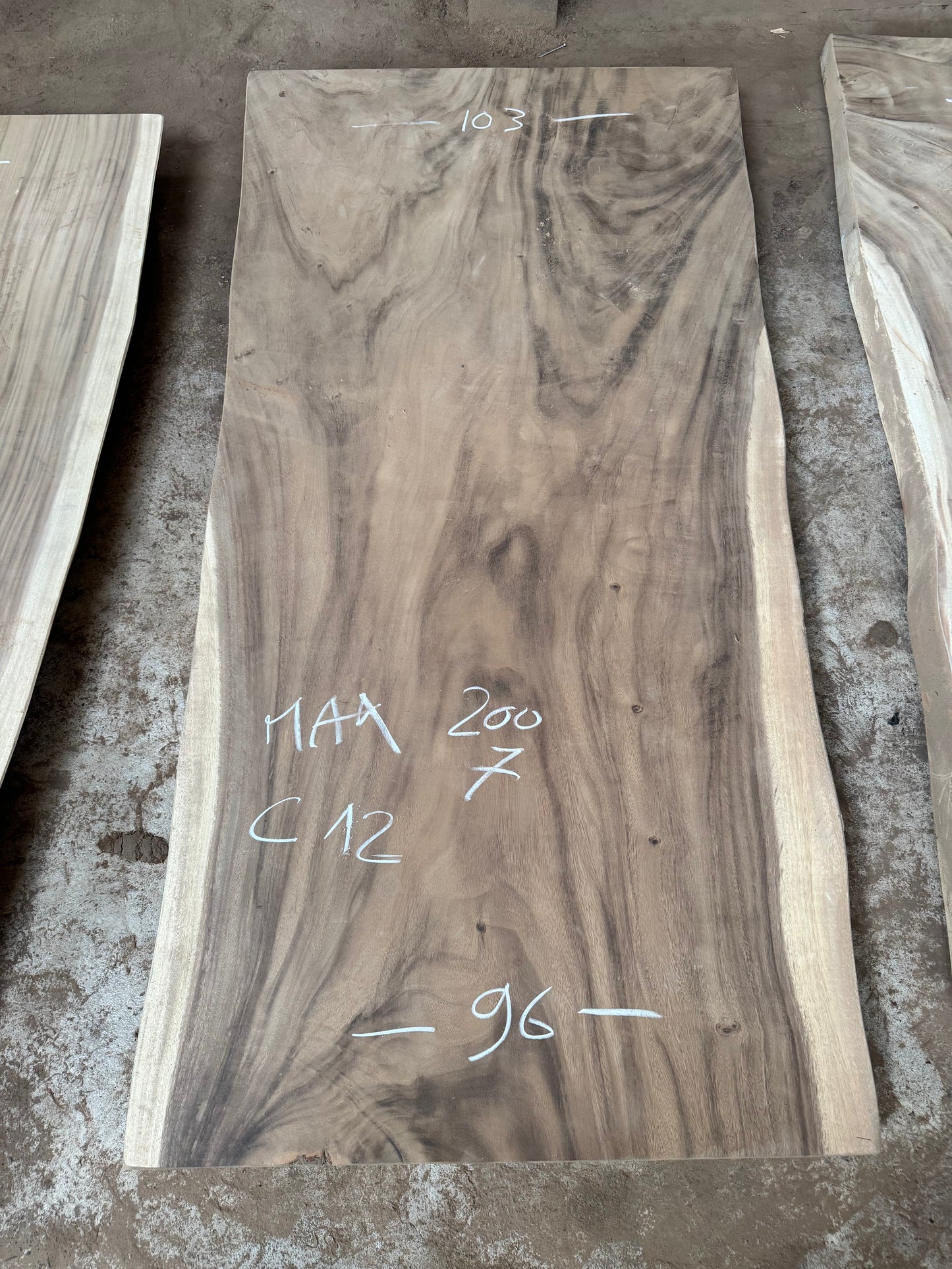 200 x 96 - 103 cm C12