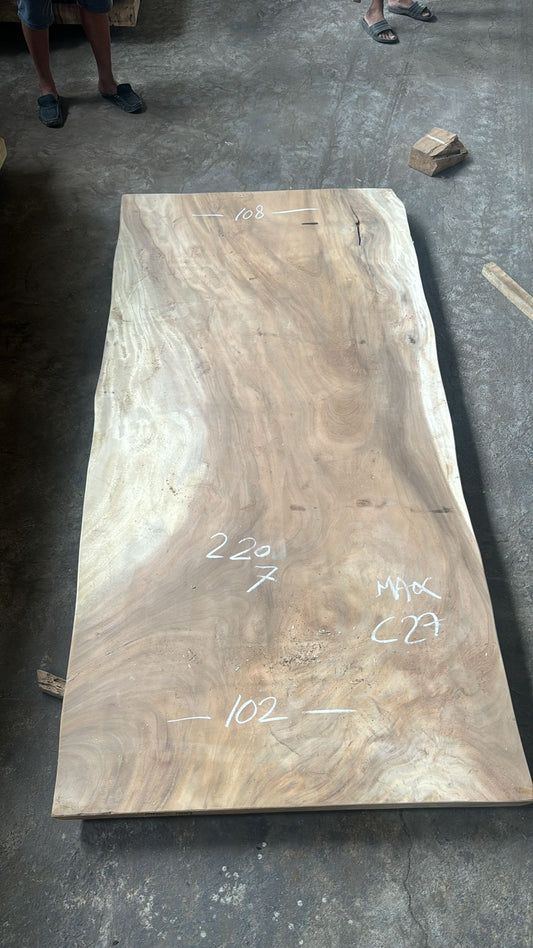 220 x 102 - 108 cm C27