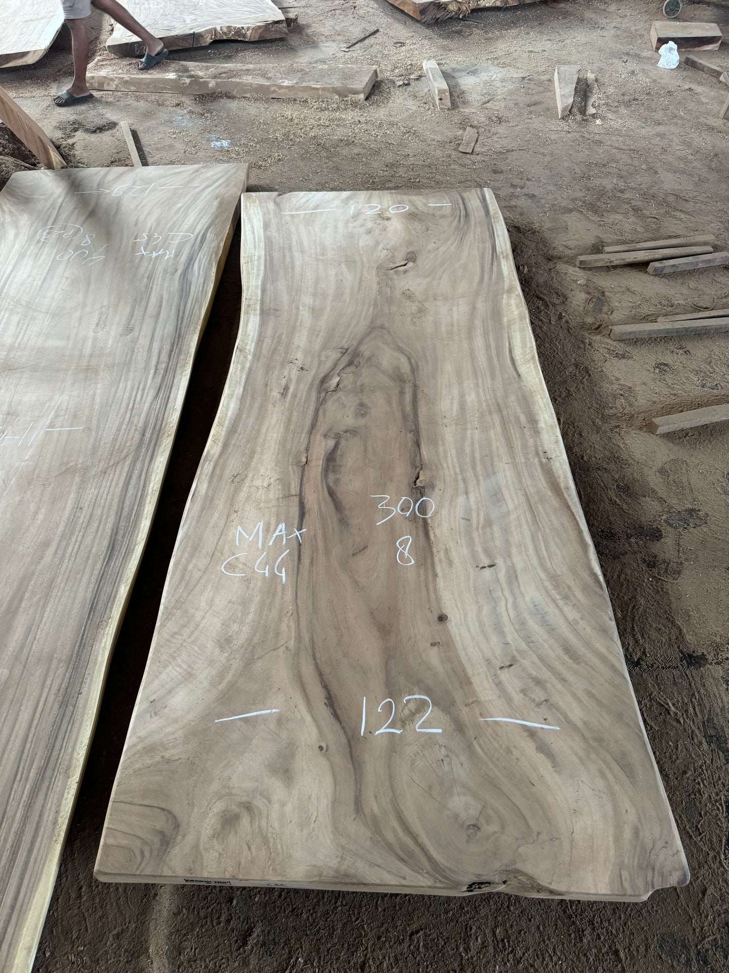 300 x 120 cm C44