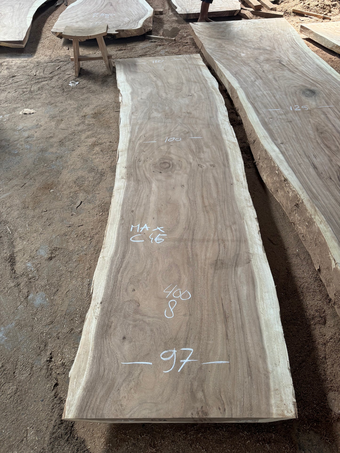 400 x 97 - 110 cm C46