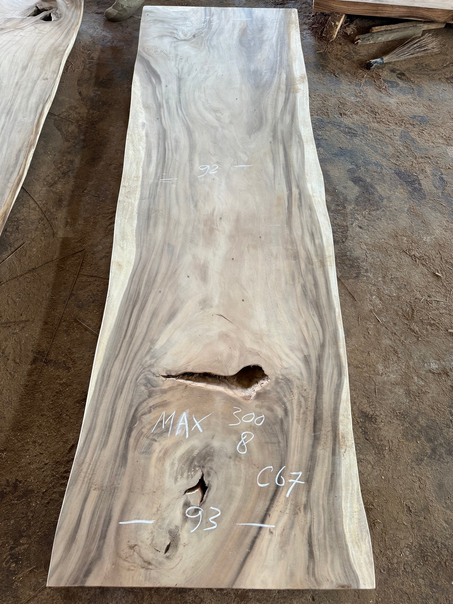 300 x 92 - 95 cm C67