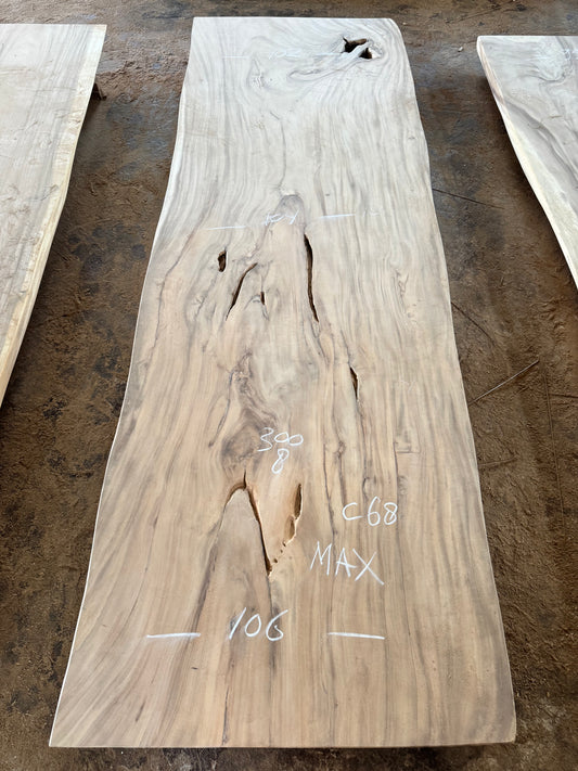 300 x 102 - 106 cm C68
