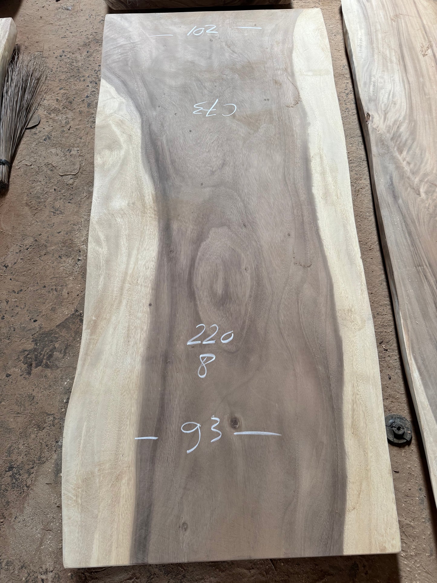 220 x 93 - 102 cm C73