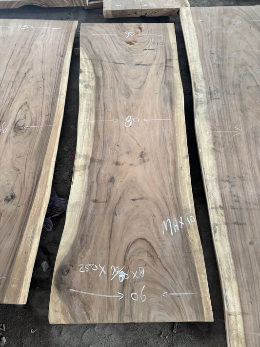 250 x 80 - 90 cm I10