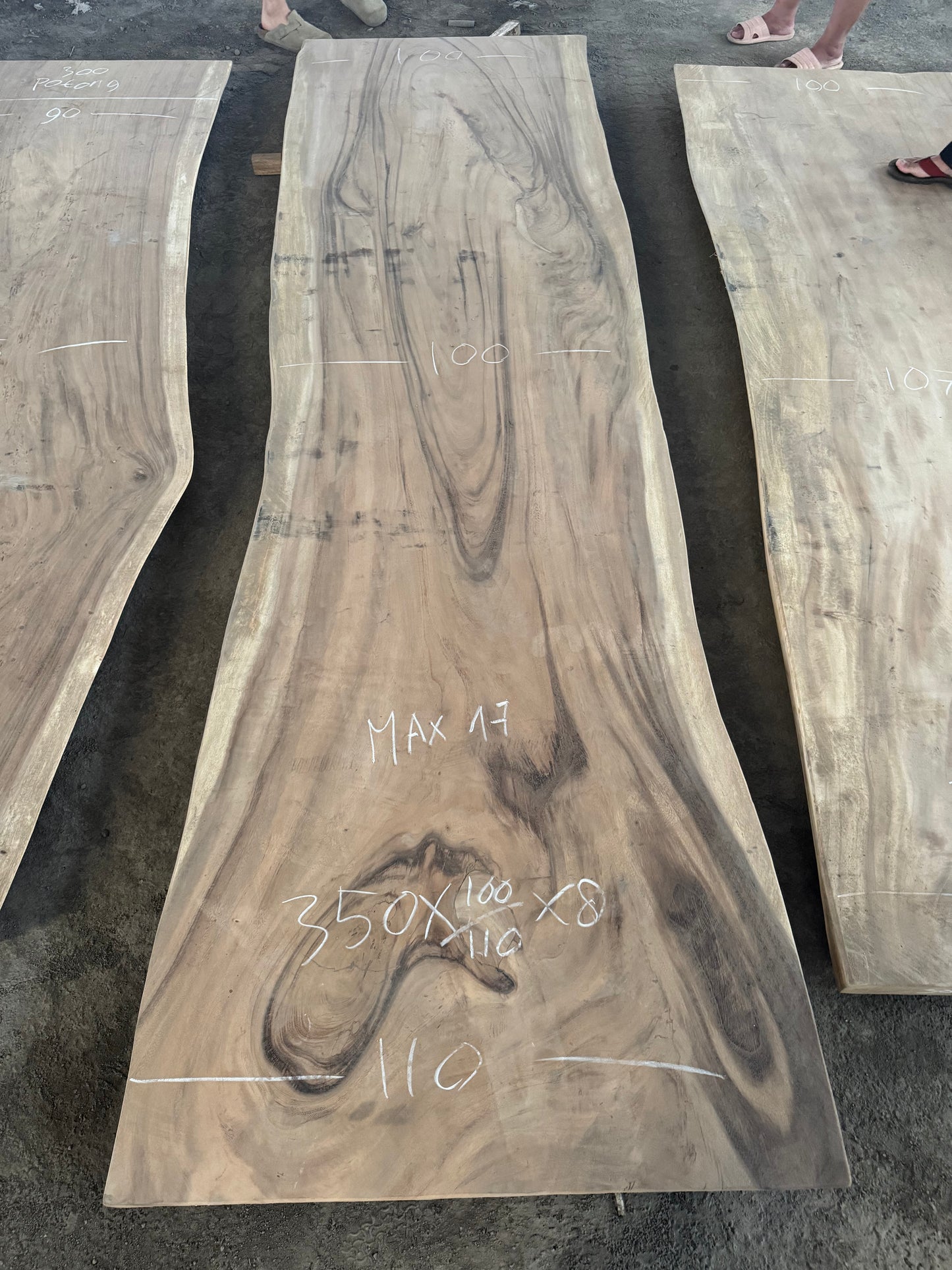 350 x 100 - 110 cm I17