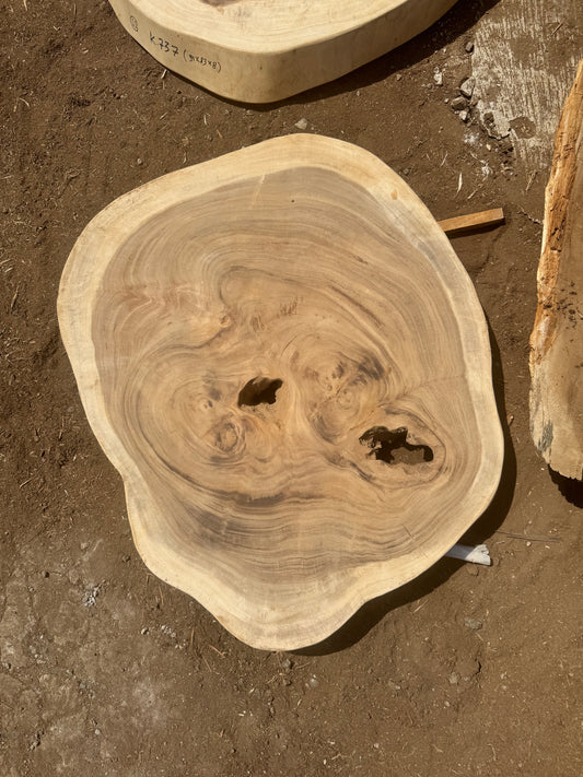 Table basse cookie en bois de suar massif 95x77x8 cm - K695