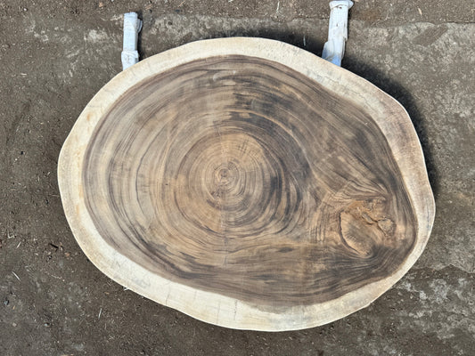 Table basse cookie en bois de suar massif 92x69x8 cm - K721