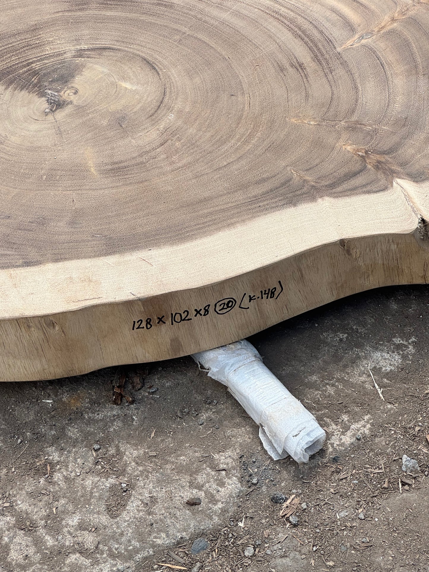 Table basse cookie en bois de suar massif 128x102x8 cm - K148