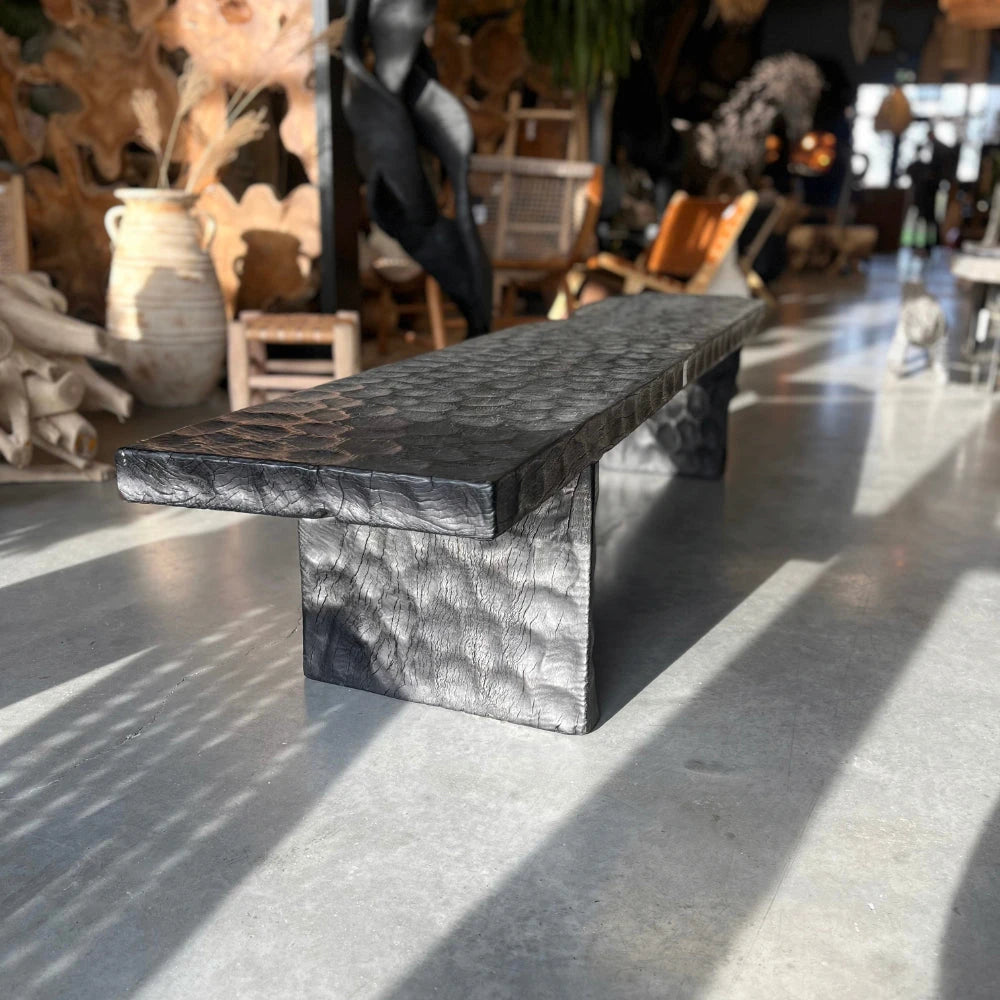 Banc en litchi martelé (198 x 40 x 38 cm)